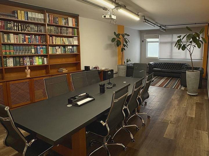Sala de reunião para oito pessoas